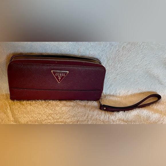 Guess Cordelia Convertible Backpack & Guess Cordelia Zip Around Wallet - Picture 8 of 10